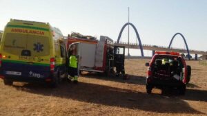 Muere un hombre de 28 años al chocar su furgoneta contra el remolque de un tractor en Albacete