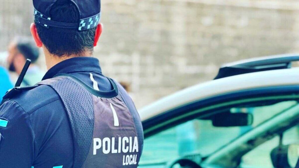 Un perro muere dentro de una furgoneta estacionada a pleno sol en Toledo y su dueño acaba detenido por maltrato animal